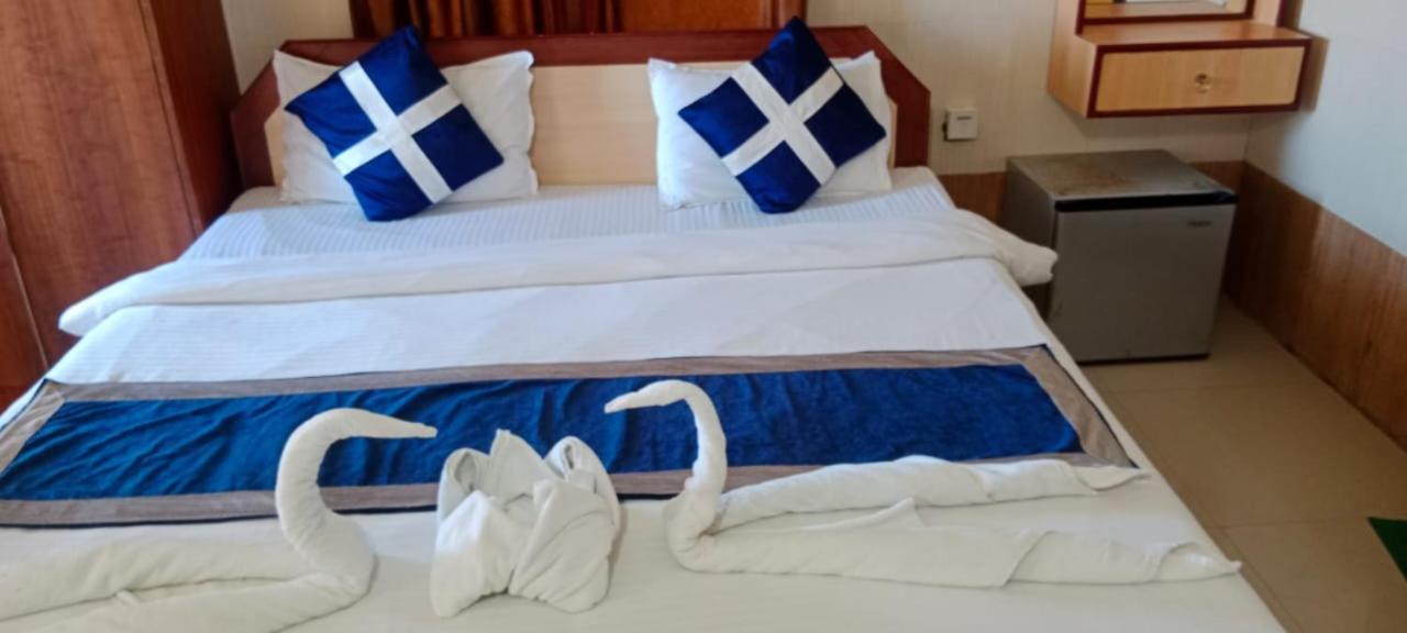 Goroomgo Star Inn Sea View Puri Exteriör bild